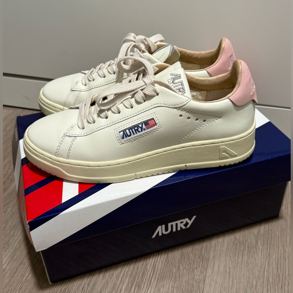 Autry Women’s Classic Low-Top Sneakers in Cream with Pink Heel